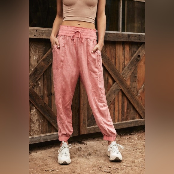 FREE PEOPLE FP MOVEMENT Halfzies Pants In Matte Rose Size M - Picture 3 of 16